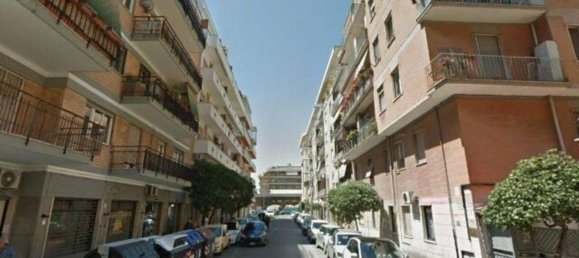 3 bedrooms Apartment in Rome, Italy No. 376848 2