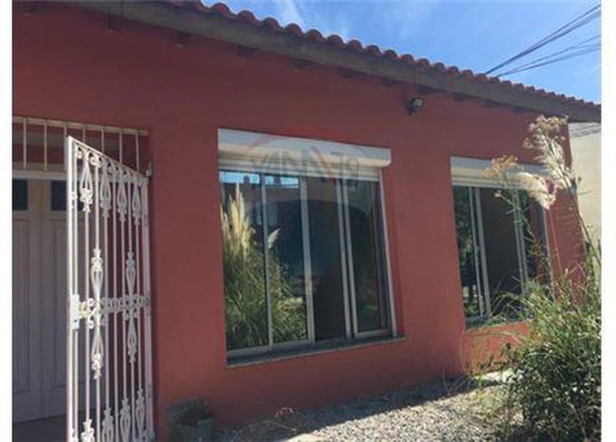 2 bedrooms House in Montevideo, Uruguay No. 6902