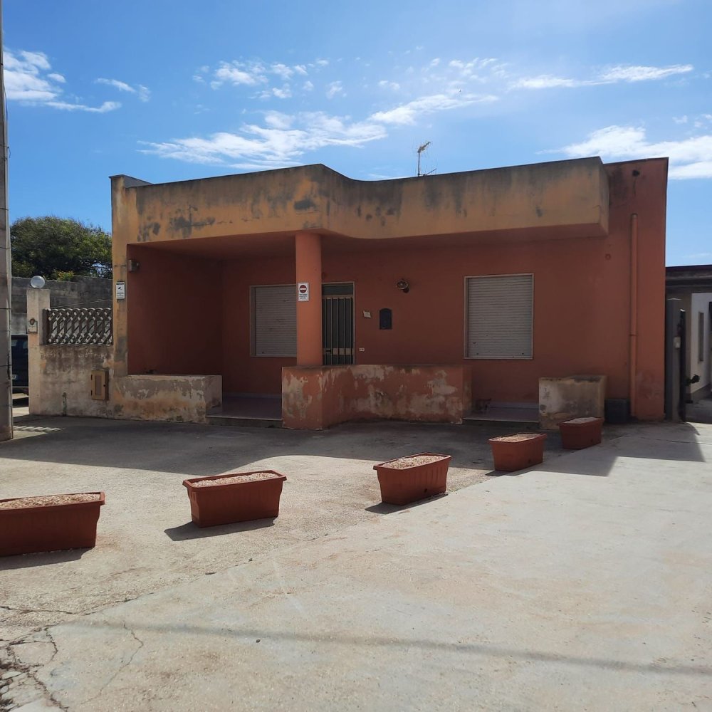 4 bedrooms House in Petrosino, Italy No. 313747