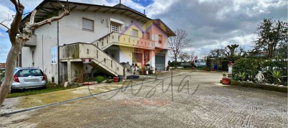 Casa de 5 habitaciónes en Sant'Egidio alla Vibrata, Italy No. 96818 4