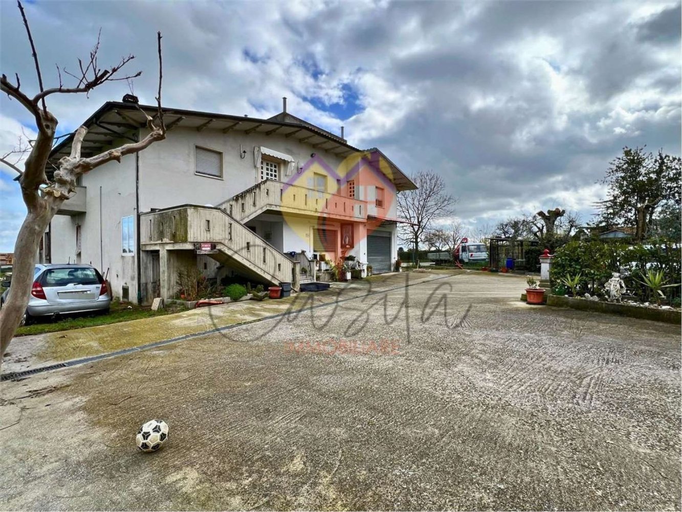 Casa de 5 habitaciónes en Sant'Egidio alla Vibrata, Italy No. 96818
