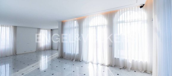 Villa de 4 dormitorios en Bergamo, Italy No. 317753 8