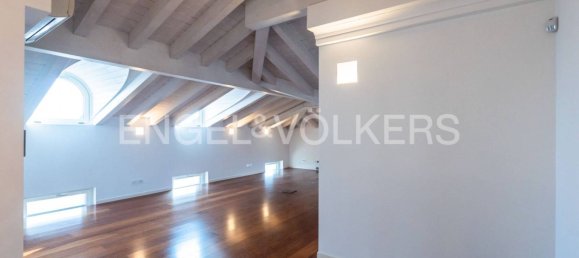 Villa de 4 dormitorios en Bergamo, Italy No. 317753 32