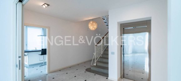 Villa de 4 dormitorios en Bergamo, Italy No. 317753 12