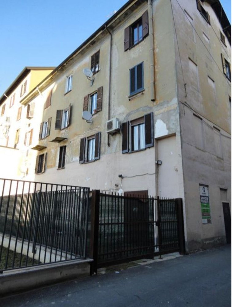 Studio in Milan, Italy No. 244506