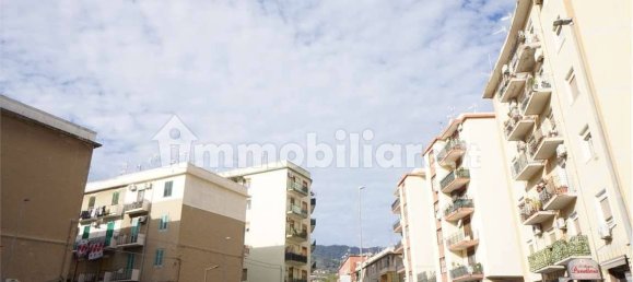 3 bedrooms Apartment in Messina, Italy No. 317687 2