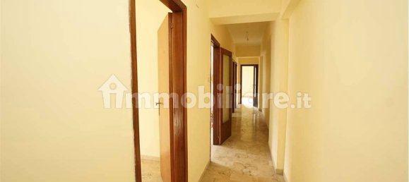 3 bedrooms Apartment in Messina, Italy No. 317687 7