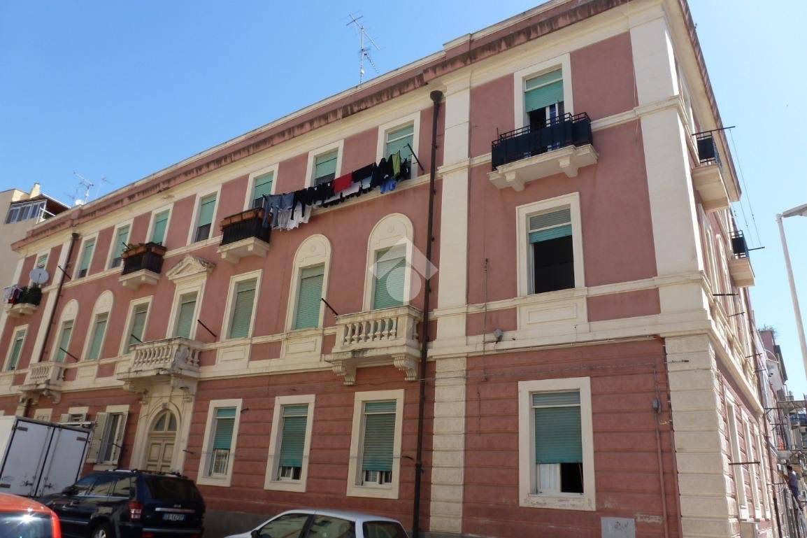 Квартира с 2 спальнями в Кальяри, Италия № 228424