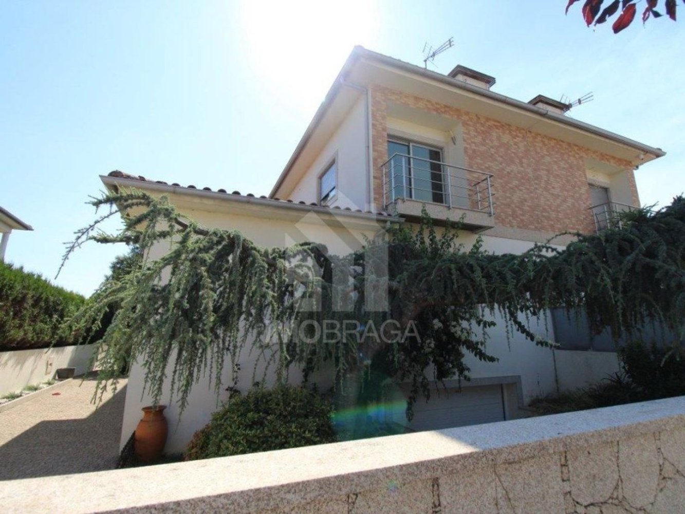 4 bedrooms House in Rendufe, Portugal No. 211064