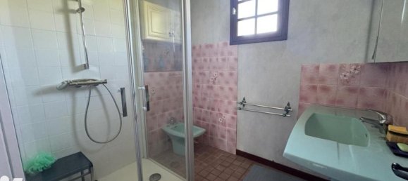 Villa de 4 dormitorios en Coutances, France No. 355966 8