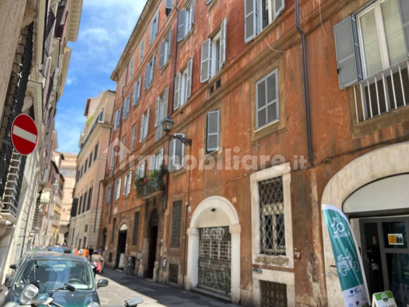 74m² Warehouse in Rome, Italy No. 313431