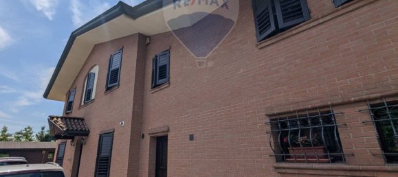 3 Schlafzimmer Villa in Ravarino, Italy, Nr. 380047 4