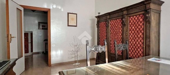 4 bedrooms Apartment in Foggia, Italy No. 31772 31
