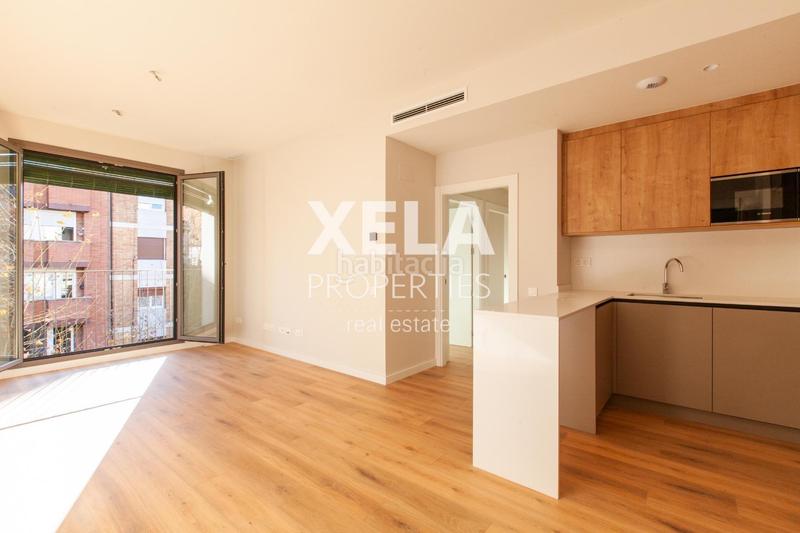 3 bedrooms Apartment in Sant Marti, Spain No. 215983