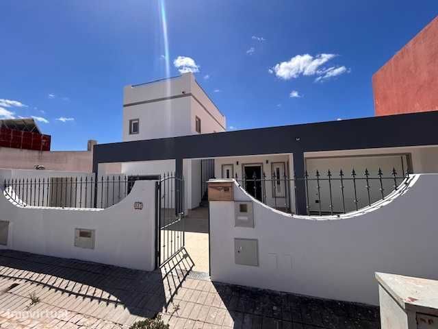 4 bedrooms House in Mexilhoeira Grande, Portugal No. 305800
