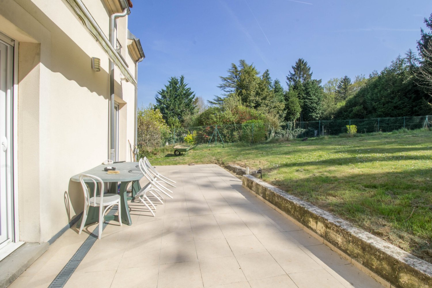 Дом с 4 спальнями в Жанвиль-сюр-Жюин, Франция № 351817