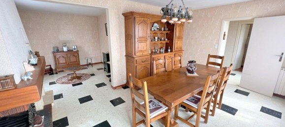 5 bedrooms House in Chaumont-en-Vexin, France No. 66770 3