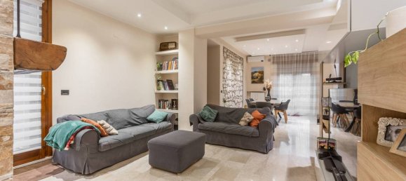 3 bedrooms Apartment in Verona, Italy No. 315530 3