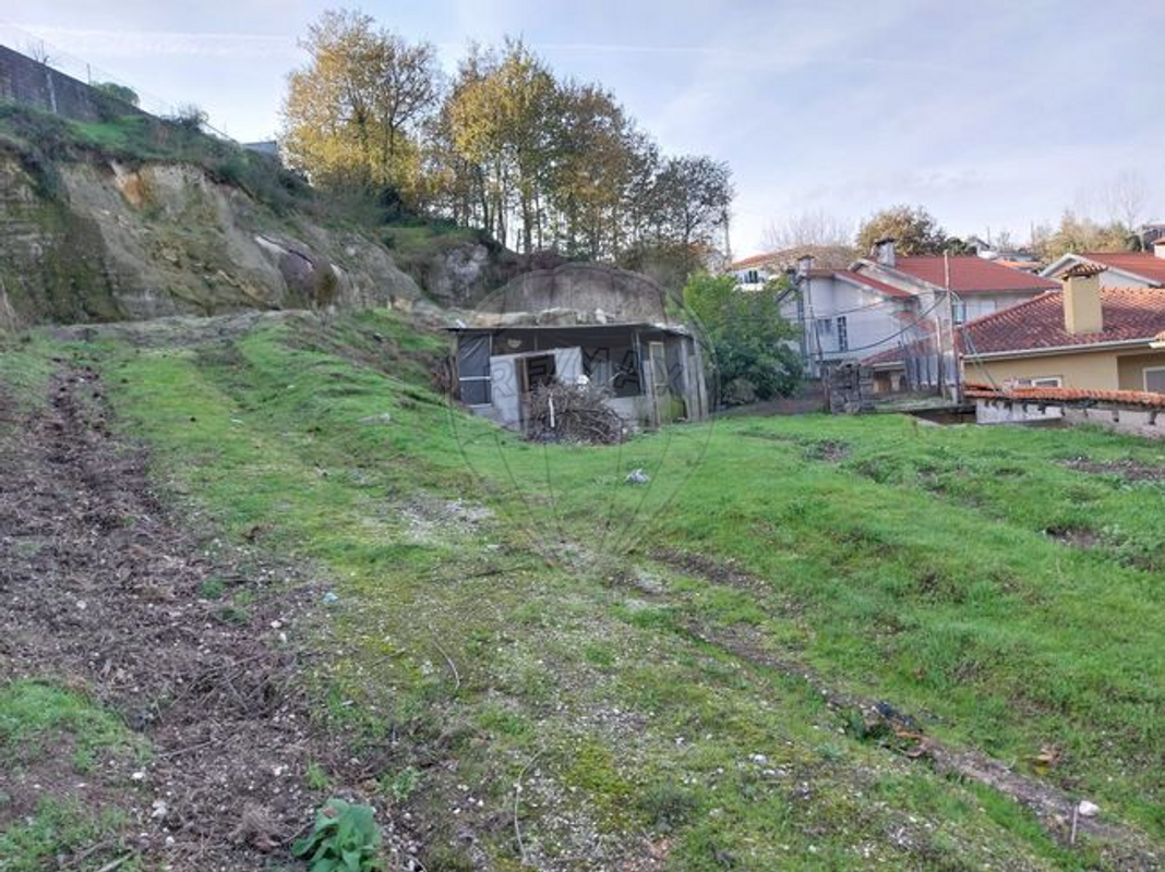 1000m² Land in Fafe, Portugal No. 51579