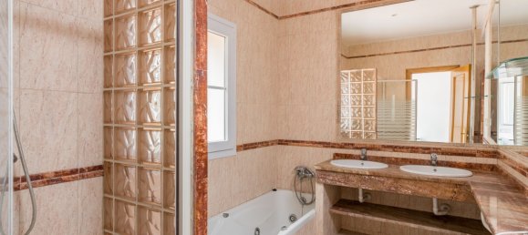 6 bedrooms Villa in Cadiz, Spain No. 29257 8