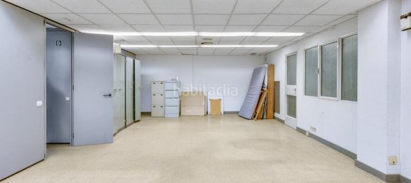 253m² Office in Sant Andreu, Spain No. 161936 4
