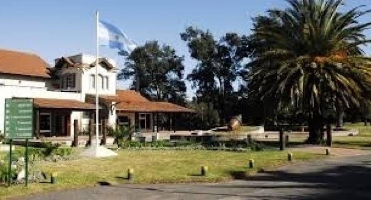 2 bedrooms House in Escobar, Argentina No. 100575