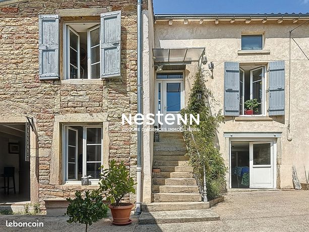 5 bedrooms House in Charnay-les-Macon, France No. 301404