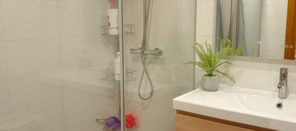 Apartamento de 3 dormitorios en Alicante, Spain No. 182825 5