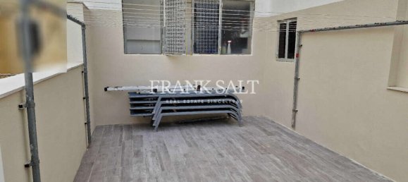 3 غرف نوم طابقين في Zabbar, Malta رقم 1926 14