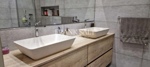 3 غرف نوم طابقين في Zabbar, Malta رقم 1926 10