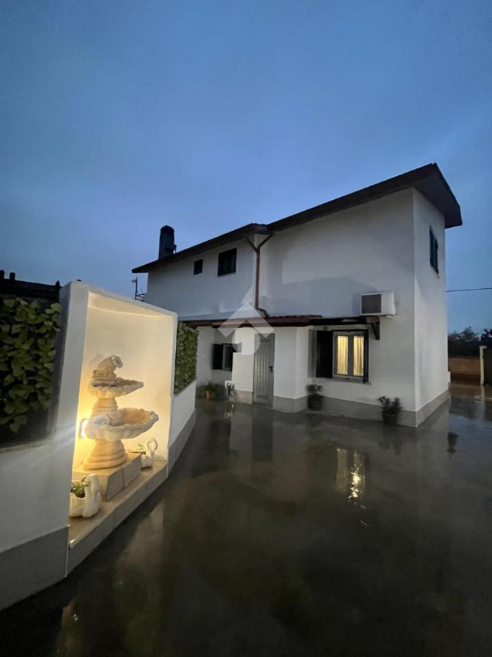 3غرفة شقة في Velletri, Italy رقم 2427