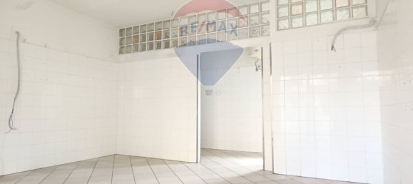 41m² Commercial property in Montevarchi, Italy No. 336486 2