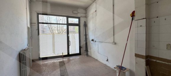 2-salle Propriété commerciale à Sassuolo, Italy No. 17099 12