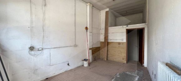2-salle Propriété commerciale à Sassuolo, Italy No. 17099 10