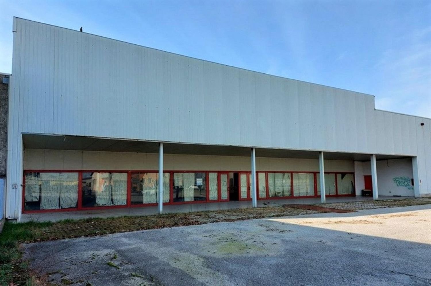 1220m² Warehouse in Concordia Sagittaria, Italy No. 369915
