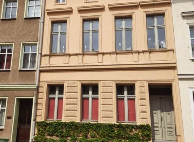 Таунхаус с 7 комнатами в Stendal, Германия № 141269