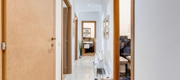 3 bedrooms Apartment in Rome, Italy No. 318674 10