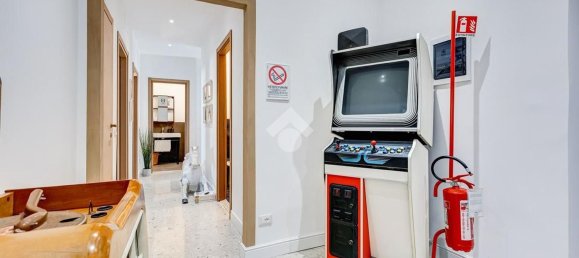 3 bedrooms Apartment in Rome, Italy No. 318674 9