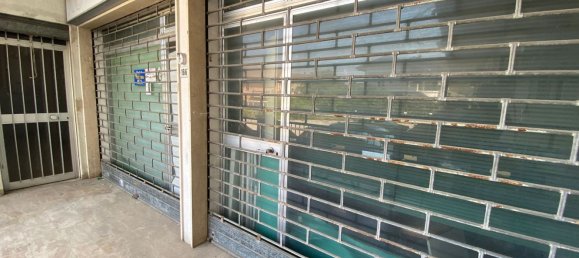 216m² Commercial property in San Giovanni Teatino, Italy No. 278448 5