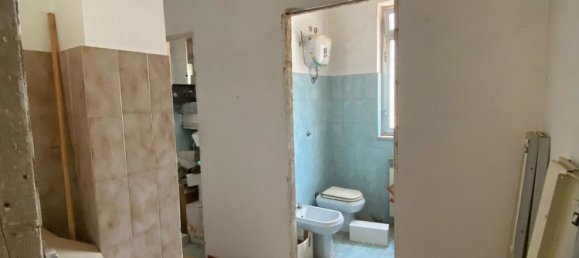 216m² Commercial property in San Giovanni Teatino, Italy No. 278448 7