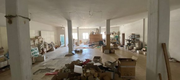 216m² Commercial property in San Giovanni Teatino, Italy No. 278448 10