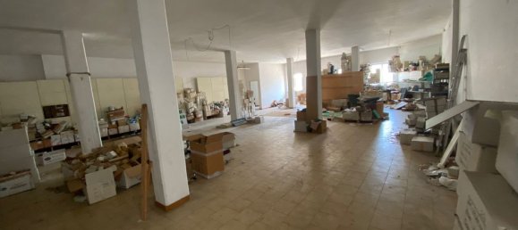 216m² Commercial property in San Giovanni Teatino, Italy No. 278448 8