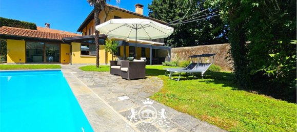 Villa de 4 dormitorios en Castelletto sopra Ticino, Italy No. 329224 7