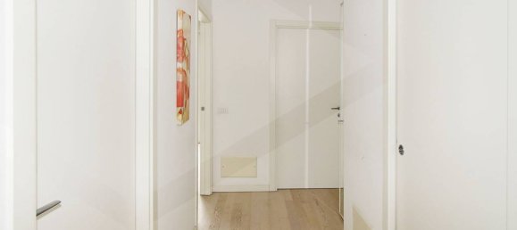 3 rooms Apartment in Legnano, Italy No. 21411 5