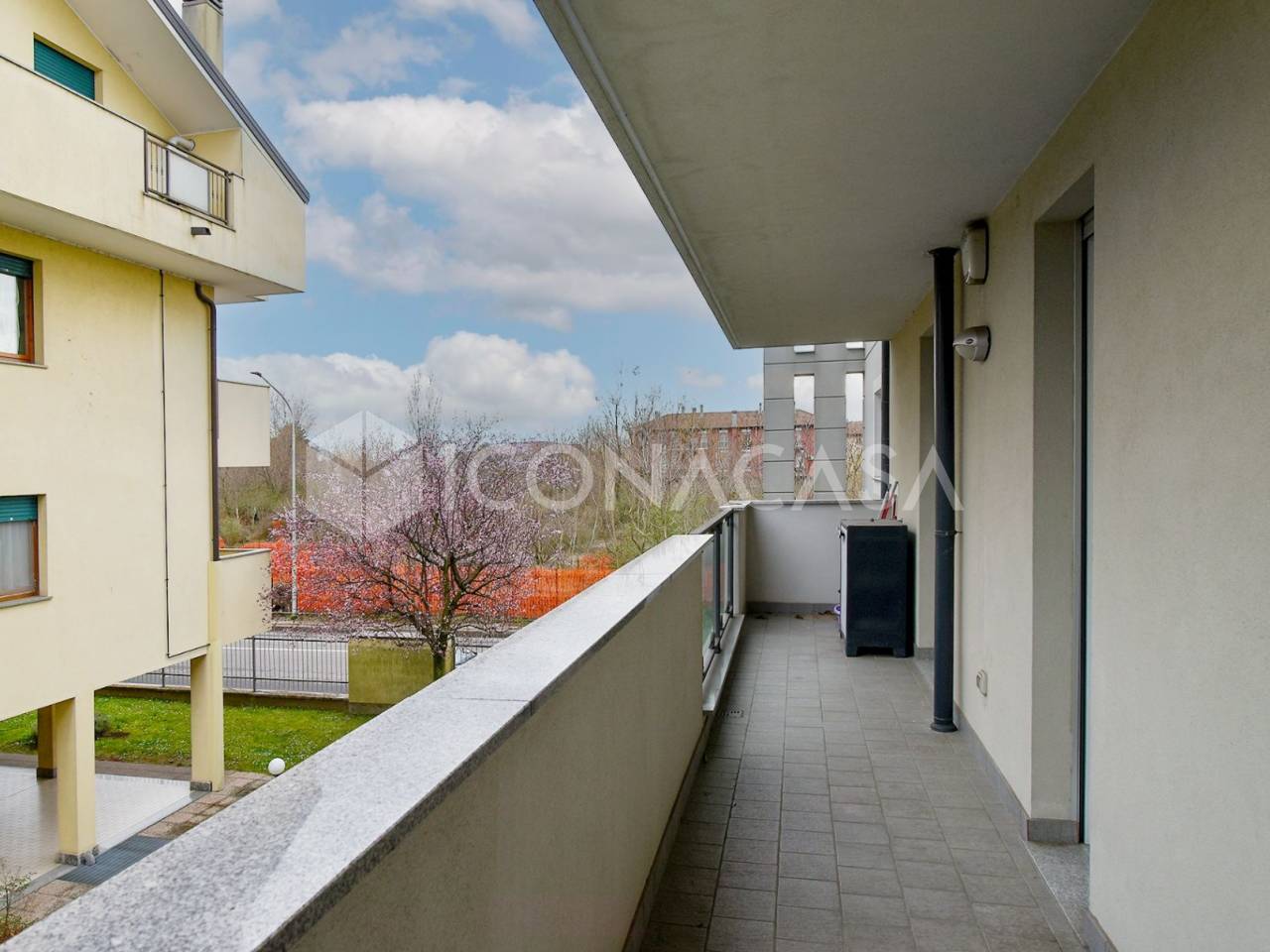 3 rooms Apartment in Legnano, Italy No. 21411