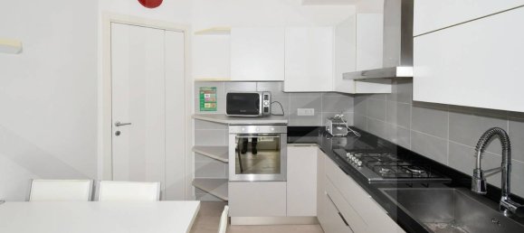 3 rooms Apartment in Legnano, Italy No. 21411 2