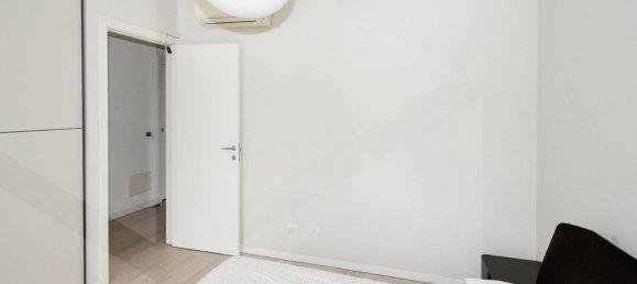 3 rooms Apartment in Legnano, Italy No. 21411 8