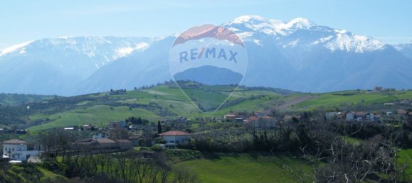 2 bedrooms House in Sant'Eusanio del Sangro, Italy No. 43305 13