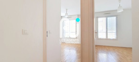 3 bedrooms Apartment in Colombes, France No. 175641 7