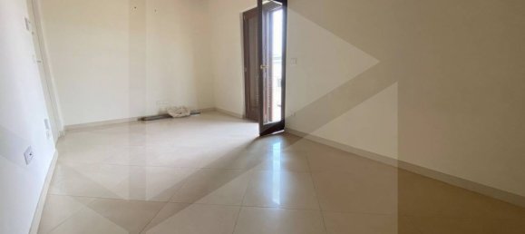 3 rooms Apartment in Bitonto, Italy No. 20296 2